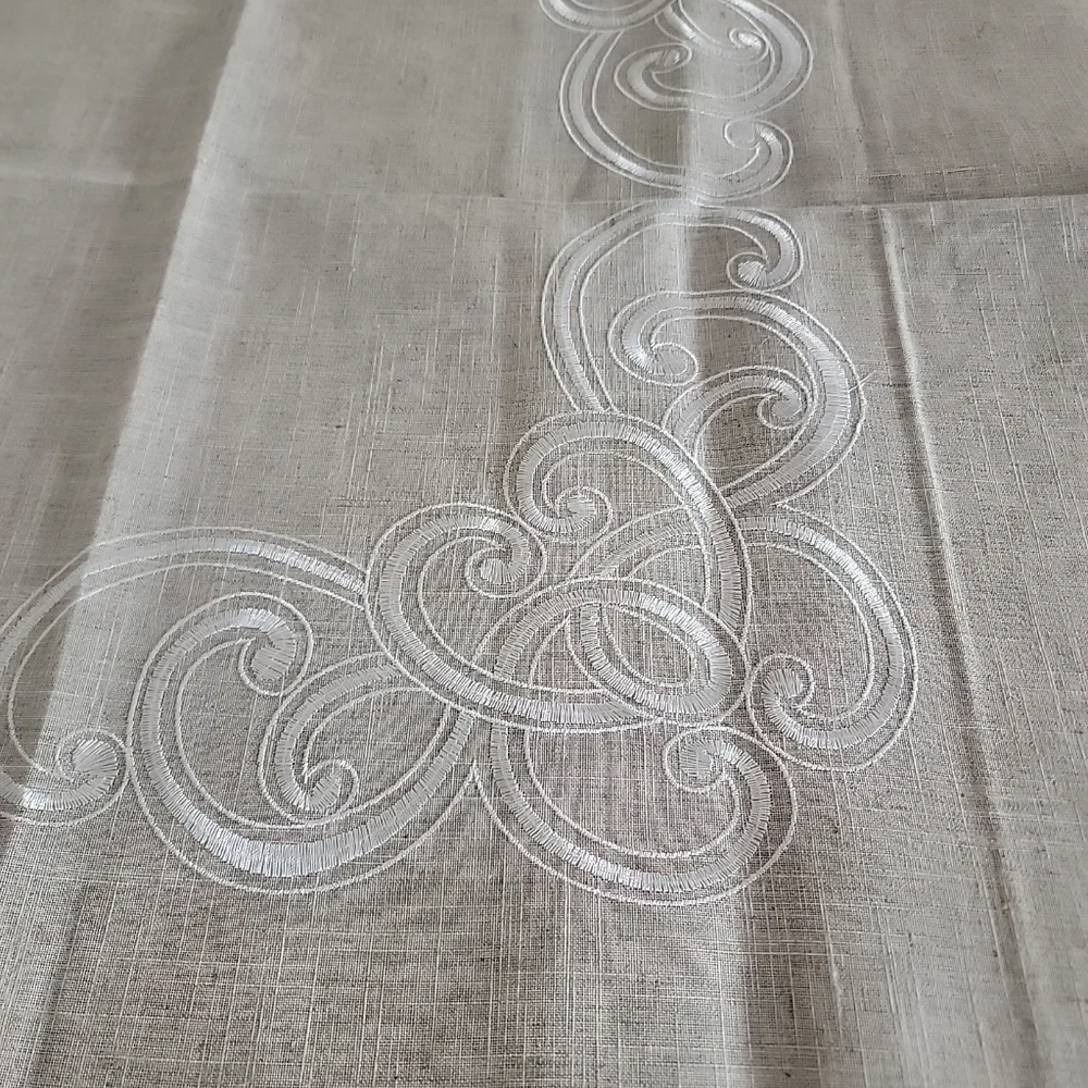 SARO Embroidered Scallop Design Natural Linen Blend Tablecloth Square 67